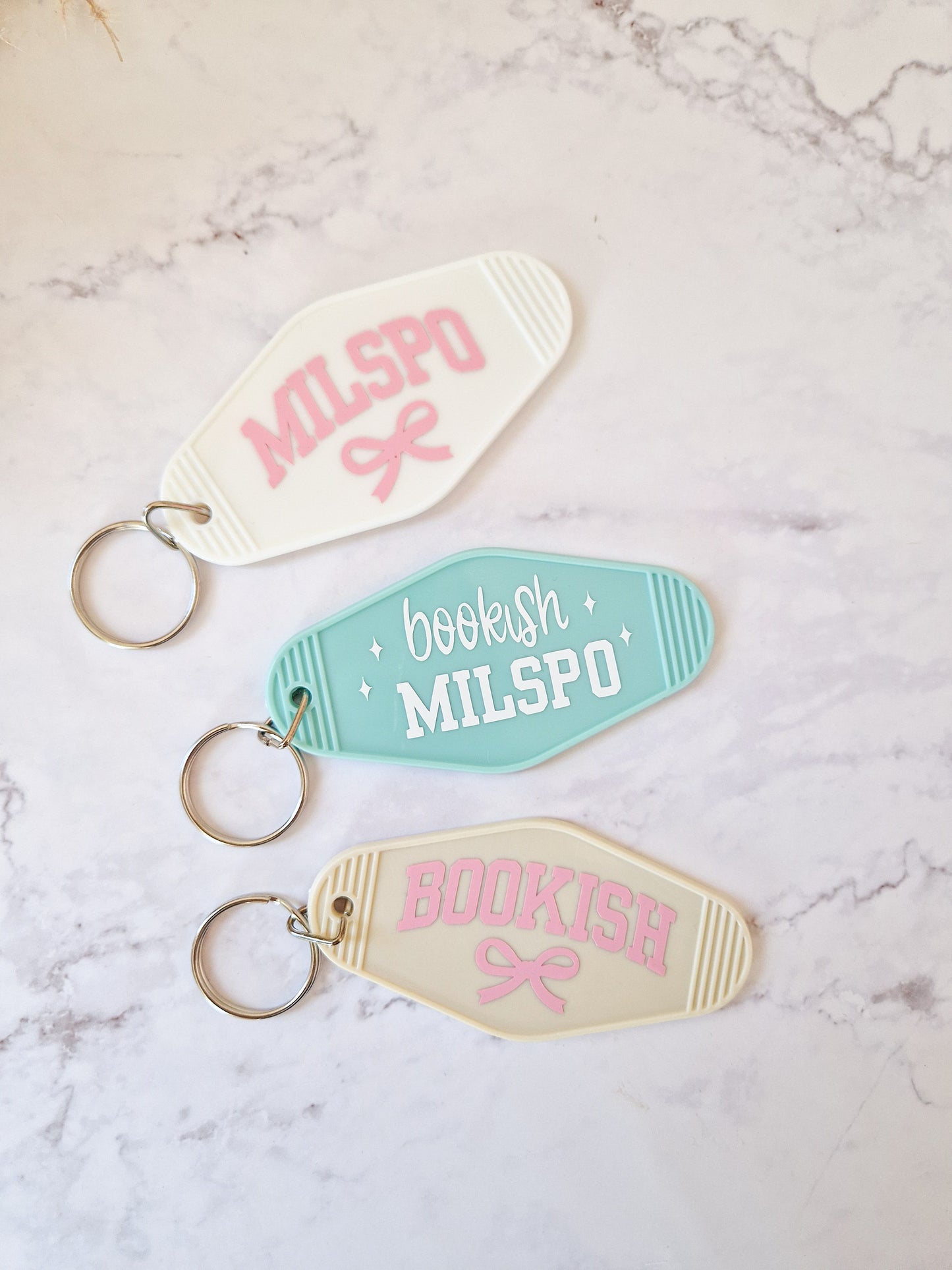 Motel Keychain 'Bookish'