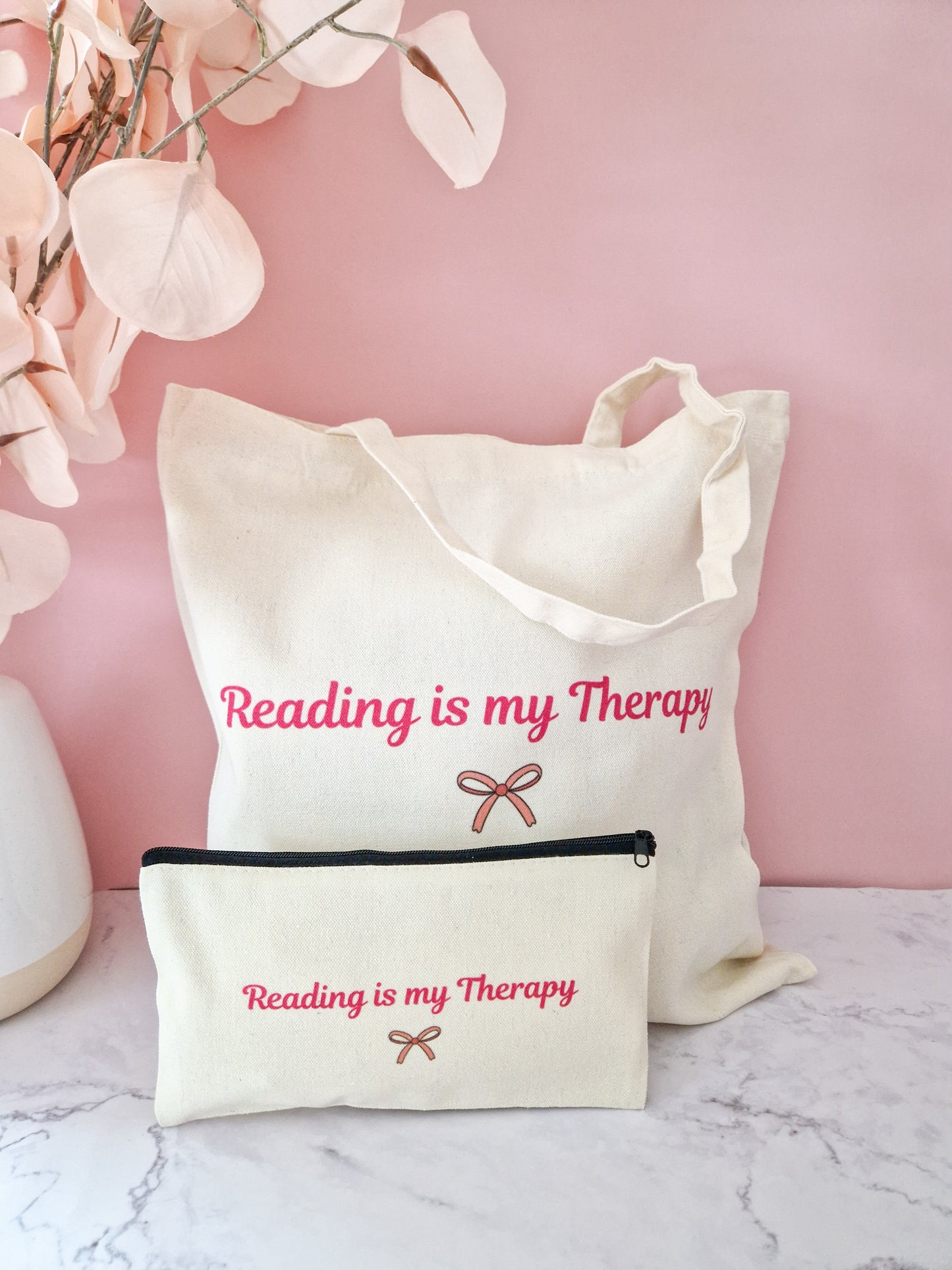 Canvas Small bag 'Reading is my Therapy'